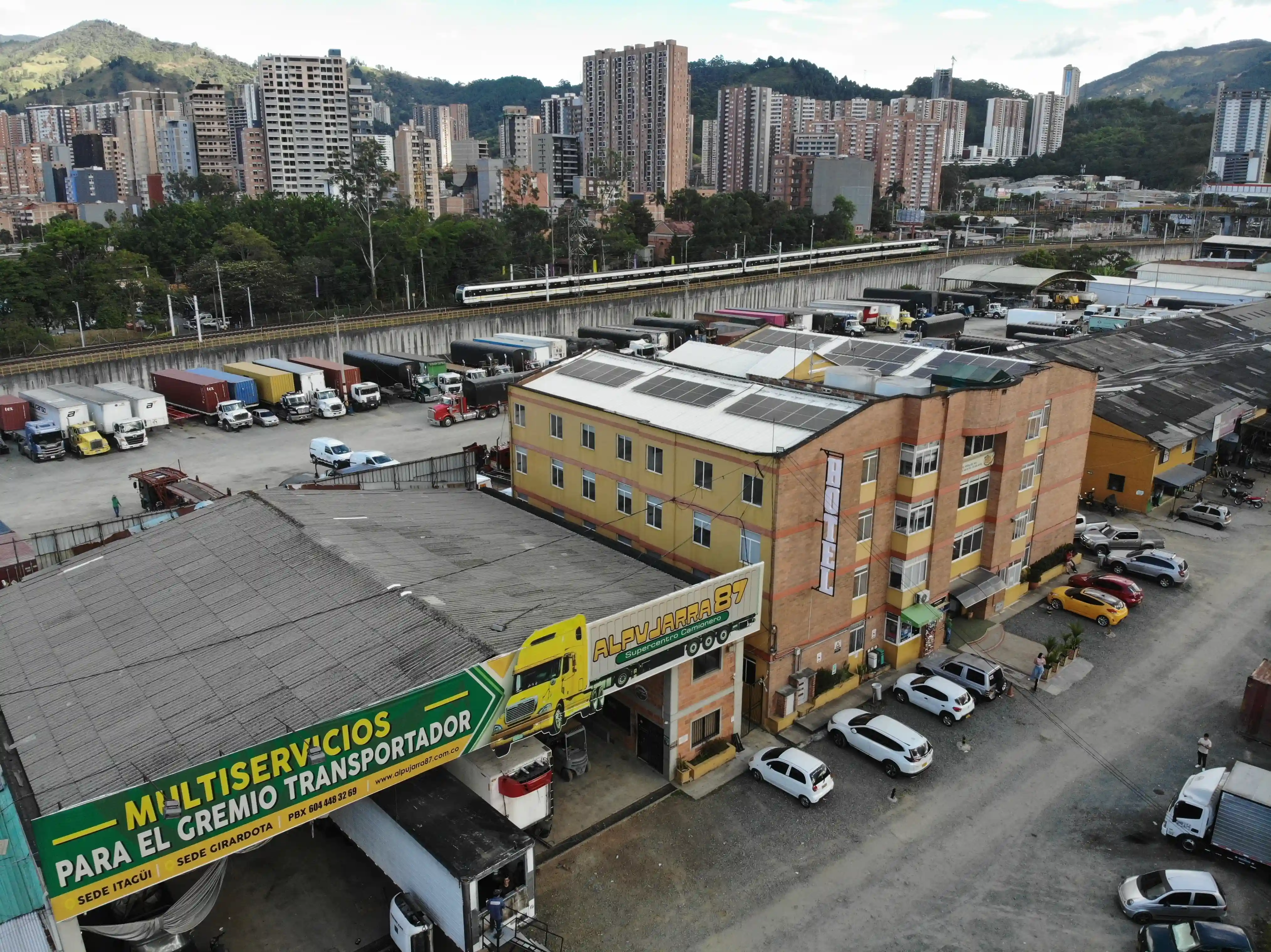 Instalaciones Alpujarra 87 - Centro camionero